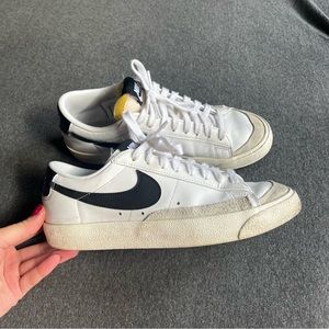 Nike blazers low